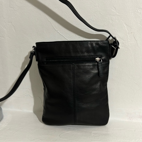 Margot black leather split pocket crossbody bag - Picture 4 of 14
